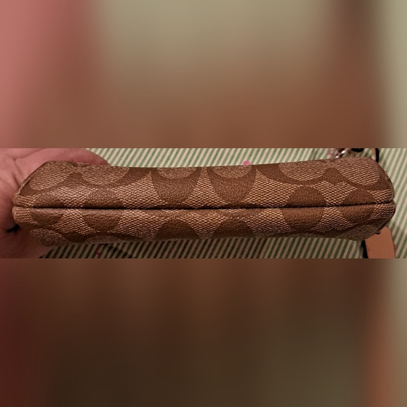 NWOT Y2K Coach Tan Horse & Carriage Casual Everyday Wristlet Clutch Purse Bag - Picture 3 of 11